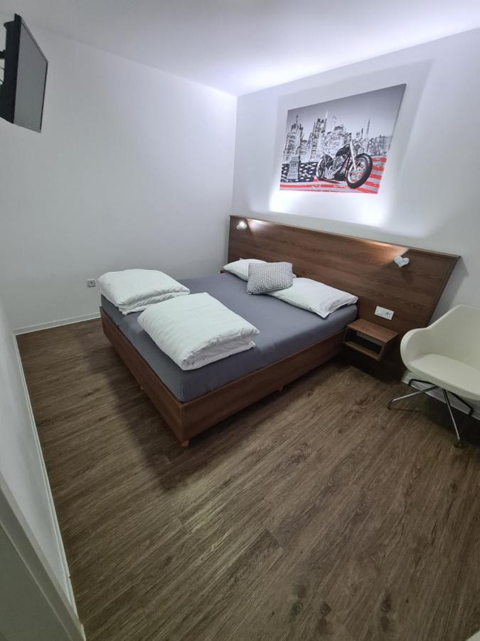 Pension Zwei A Leverkusen Exterior foto